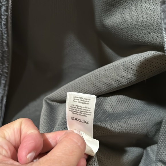 Women’s Vineyard Vines Gray Mixed Media Sherpa Vest Sz M $30 - Picture 7 of 7